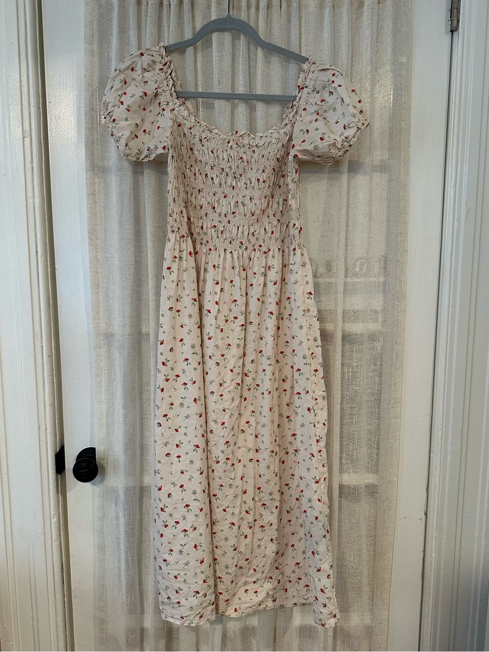 Smocked Puff Sleeve Midi Dress in Floral Print